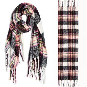 NWT Nordstrom BP Plaid Fleece Blanket Scarf Yellow Black Grey White New Tag Boho